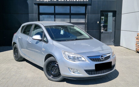 Opel Astra J, 2011 год, 999 000 рублей, 2 фотография