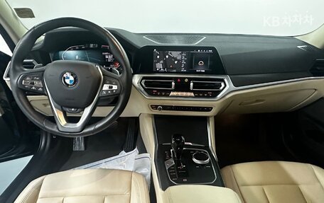 BMW 3 серия, 2021 год, 3 430 000 рублей, 10 фотография