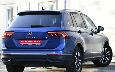 Volkswagen Tiguan II, 2021 год, 3 549 000 рублей, 2 фотография