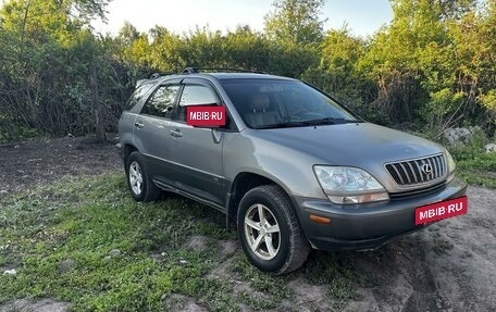 Lexus RX IV рестайлинг, 2002 год, 800 000 рублей, 2 фотография