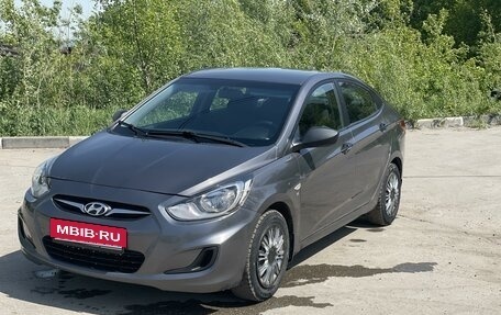 Hyundai Solaris II рестайлинг, 2013 год, 950 000 рублей, 2 фотография