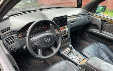 Mercedes-Benz E-Класс, 1998 год, 580 000 рублей, 2 фотография