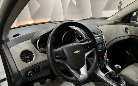 Chevrolet Cruze II, 2013 год, 921 600 рублей, 25 фотография