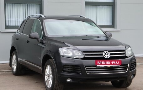 Volkswagen Touareg III, 2011 год, 1 899 000 рублей, 3 фотография