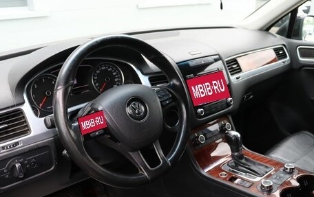 Volkswagen Touareg III, 2011 год, 1 899 000 рублей, 15 фотография