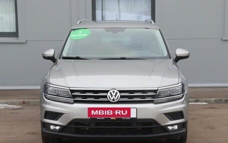 Volkswagen Tiguan II, 2018 год, 2 890 000 рублей, 2 фотография