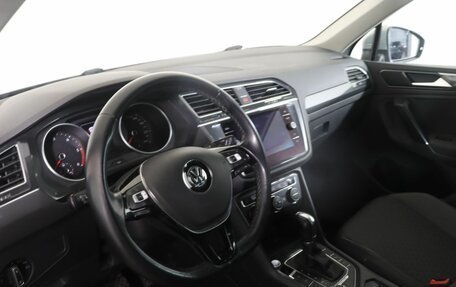 Volkswagen Tiguan II, 2018 год, 2 890 000 рублей, 11 фотография