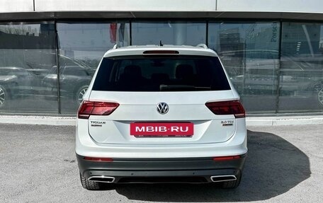 Volkswagen Tiguan II, 2018 год, 2 306 000 рублей, 6 фотография