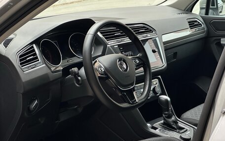 Volkswagen Tiguan II, 2018 год, 2 790 000 рублей, 16 фотография