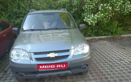 Chevrolet Niva I рестайлинг, 2012 год, 425 000 рублей, 2 фотография