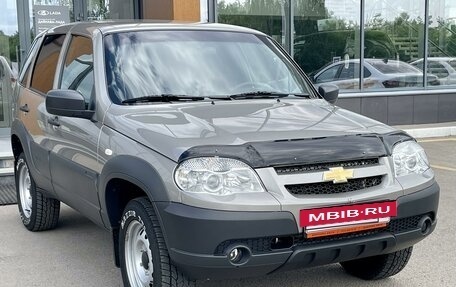 Chevrolet Niva I рестайлинг, 2018 год, 940 000 рублей, 3 фотография