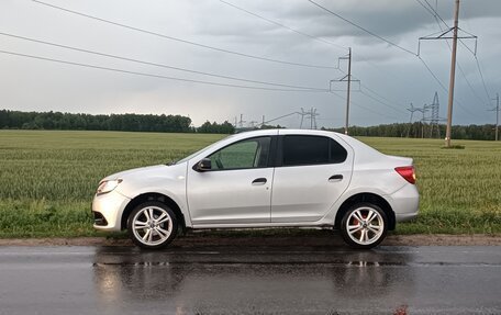 Renault Logan II, 2017 год, 900 000 рублей, 1 фотография