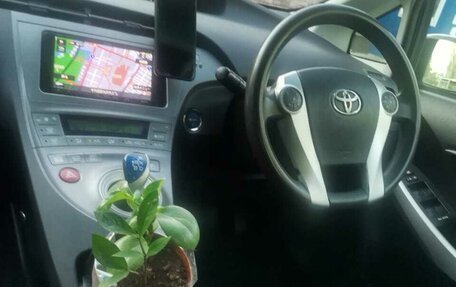 Toyota Prius, 2012 год, 1 150 000 рублей, 13 фотография