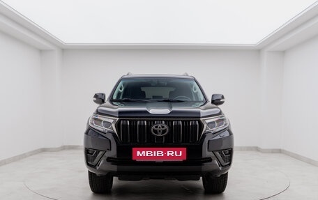 Toyota Land Cruiser Prado 150 рестайлинг 2, 2021 год, 7 290 000 рублей, 2 фотография