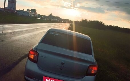 Renault Logan II, 2017 год, 900 000 рублей, 9 фотография