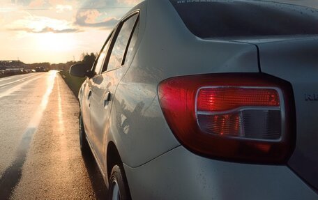 Renault Logan II, 2017 год, 900 000 рублей, 18 фотография