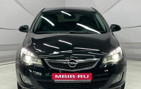 Opel Astra J, 2011 год, 930 000 рублей, 2 фотография