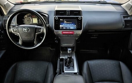 Toyota Land Cruiser Prado 150 рестайлинг 2, 2019 год, 4 759 000 рублей, 8 фотография