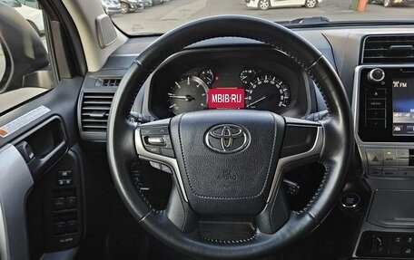 Toyota Land Cruiser Prado 150 рестайлинг 2, 2019 год, 4 759 000 рублей, 11 фотография