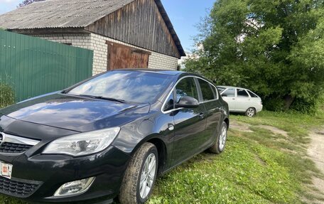 Opel Astra J, 2011 год, 920 000 рублей, 1 фотография