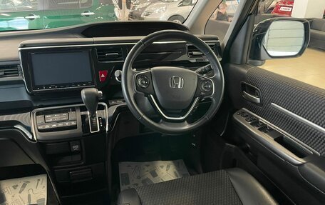 Honda Stepwgn IV, 2017 год, 2 699 999 рублей, 15 фотография
