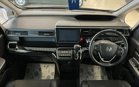 Honda Stepwgn IV, 2017 год, 2 699 999 рублей, 16 фотография