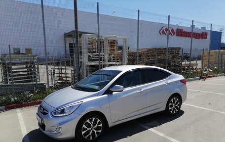 Hyundai Solaris II рестайлинг, 2013 год, 1 200 000 рублей, 4 фотография