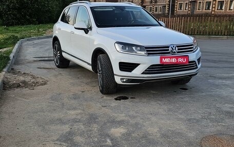 Volkswagen Touareg III, 2015 год, 3 550 000 рублей, 2 фотография