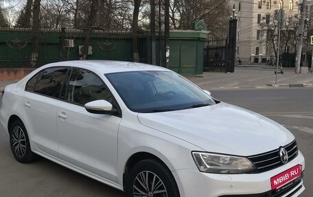 Volkswagen Jetta VI, 2017 год, 1 870 000 рублей, 6 фотография