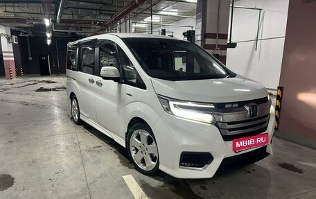 Honda Stepwgn IV, 2017 год, 2 800 000 рублей, 3 фотография