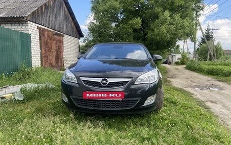 Opel Astra J, 2011 год, 920 000 рублей, 2 фотография