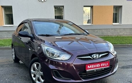 Hyundai Solaris II рестайлинг, 2011 год, 830 000 рублей, 1 фотография