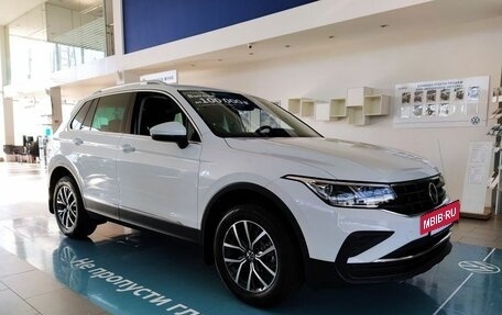 Volkswagen Tiguan II, 2021 год, 3 200 000 рублей, 3 фотография