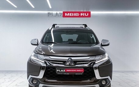 Mitsubishi Pajero Sport III рестайлинг, 2017 год, 3 699 000 рублей, 4 фотография