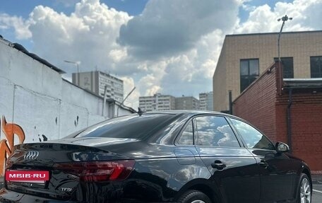 Audi A4, 2019 год, 2 300 000 рублей, 9 фотография