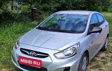 Hyundai Solaris II рестайлинг, 2013 год, 1 070 000 рублей, 2 фотография