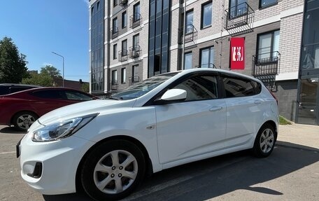 Hyundai Solaris II рестайлинг, 2013 год, 697 500 рублей, 2 фотография