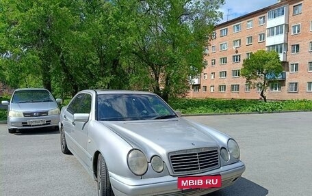 Mercedes-Benz E-Класс, 1995 год, 550 000 рублей, 2 фотография