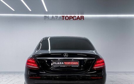 Mercedes-Benz E-Класс, 2017 год, 3 099 000 рублей, 10 фотография