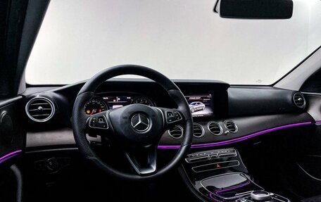 Mercedes-Benz E-Класс, 2017 год, 3 099 000 рублей, 13 фотография