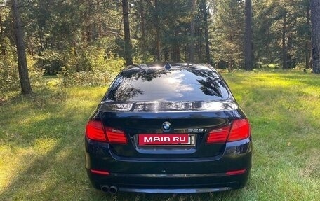 BMW 5 серия, 2010 год, 1 560 000 рублей, 10 фотография