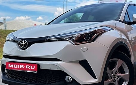 Toyota C-HR I рестайлинг, 2018 год, 2 550 000 рублей, 4 фотография