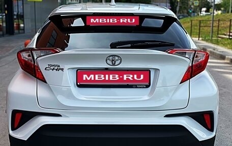 Toyota C-HR I рестайлинг, 2018 год, 2 550 000 рублей, 8 фотография