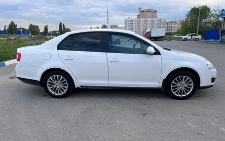 Volkswagen Jetta VI, 2010 год, 795 000 рублей, 2 фотография