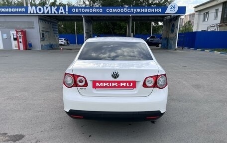 Volkswagen Jetta VI, 2010 год, 795 000 рублей, 3 фотография