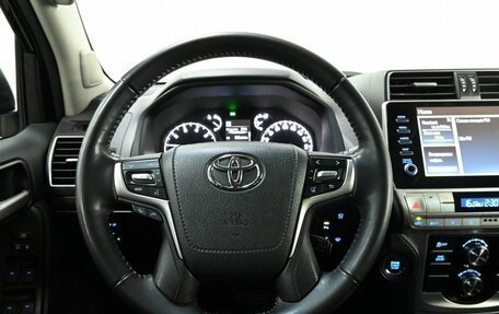 Toyota Land Cruiser Prado 150 рестайлинг 2, 2021 год, 6 720 000 рублей, 24 фотография