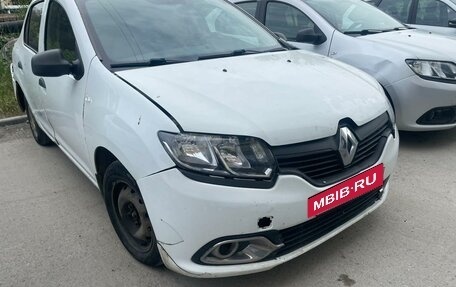 Renault Logan II, 2015 год, 325 000 рублей, 2 фотография