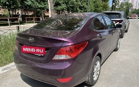 Hyundai Solaris II рестайлинг, 2012 год, 950 000 рублей, 4 фотография