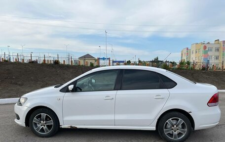 Volkswagen Polo VI (EU Market), 2012 год, 700 000 рублей, 4 фотография