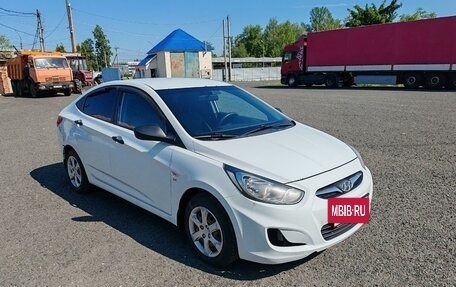 Hyundai Solaris II рестайлинг, 2013 год, 880 000 рублей, 2 фотография